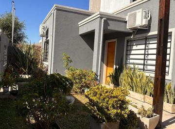 Casa · 83m² · 3 Ambientes · 2 Cocheras · Casa en Venta en Barrio Parque Matheu Semicerrado