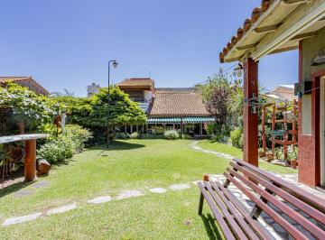 Casa · 258m² · 5 Ambientes · 3 Cocheras · Venta Casa 5amb Amplio Jardin Garage San Martin