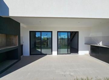 Casa · 230m² · 3 Dormitorios · 1 Cochera · Dúplex en Acquavista 3 Dor. Super Luminoso