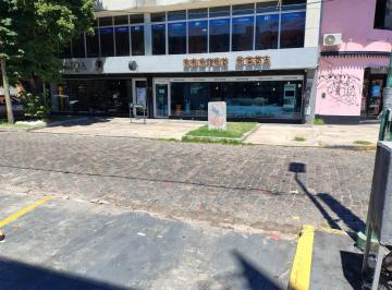 Local comercial · 310m² · Local en Block Sobre Avda H. Yrigoyen