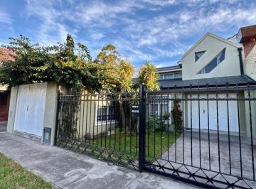 Casa · 130m² · 3 Ambientes · 1 Cochera · Venta Casa 3 Ambientes con Parque Villa Primera