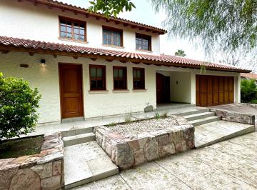 Casa de 5 ambientes, Ciudad de Mendoza · Casa en Alquiler Barrio Dalvian