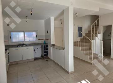 PH · 120m² · 4 Ambientes · 2 Cocheras · PH en Perticone