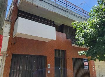 Casa · 197m² · 8 Ambientes · 1 Cochera · Casa Venta 3 Dorm. Dos Plantas. Cochera Patio Rosario