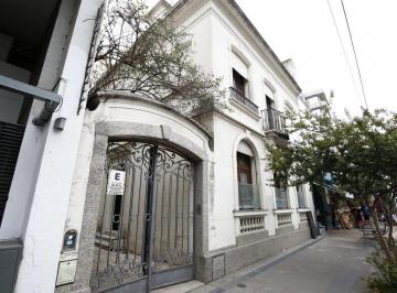 Casa · 250m² · 6 Ambientes · 3 Cocheras · Casa en Venta