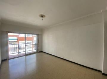 Imagen1 · Departamento de 2 Ambientes Al Frente con Balcon - Plaza Colon