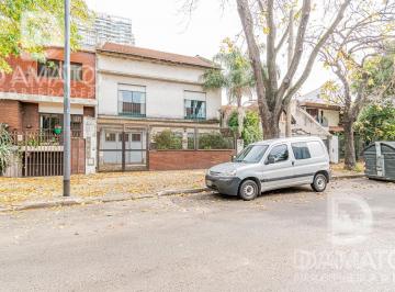 Terreno · 240m² · 8 Ambientes · 1 Cochera · Casa en Nuñez