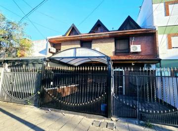 Casa · 75m² · 4 Ambientes · 1 Cochera · Triplex en Venta en Villa Luzuriaga