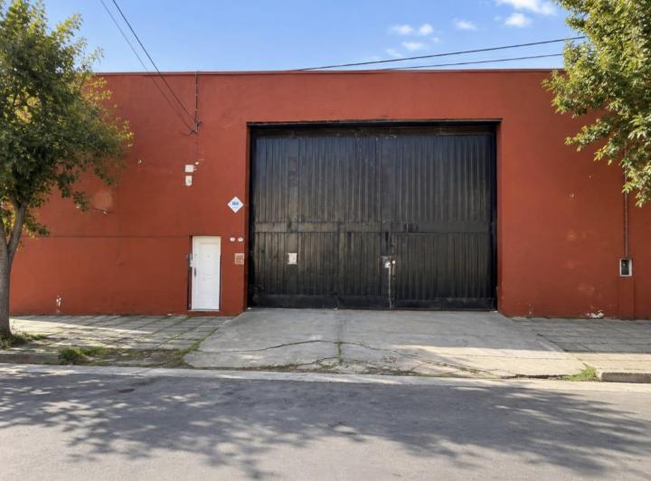 Bodega-Galpón · 660m²
