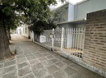 Casa · 114m² · 5 Ambientes · Venta - Casa en Barrio Los Olmos - C067