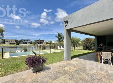 Casa · 225m² · 4 Ambientes · 2 Cocheras · Casa en Venta en El Canton, Barrio Islas, a La Laguna