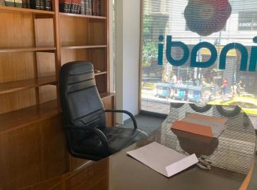 Oficina comercial · 100m² · 7 Ambientes · Alquiler - Oficina en Pleno Centro!