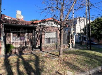 Casa de 5 ambientes, San Isidro · Chalet en Lote Propio de 5 Ambientes en Villa Adelina