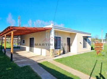 Casa · 80m² · 2 Ambientes · Casa de 2 Ambientes con Pileta y Quincho. Cañuelas.