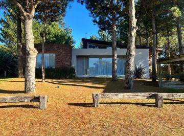 Casa de 5 ambientes, Costa Esmeralda · Senderos II 135 C/pileta 3 Dorm Mas Dependencia