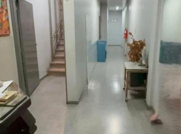Hotel de 25 ambientes, Balvanera · Hotel Familiar y de Pasajeros con Dos Locales en Venta en Balvanera