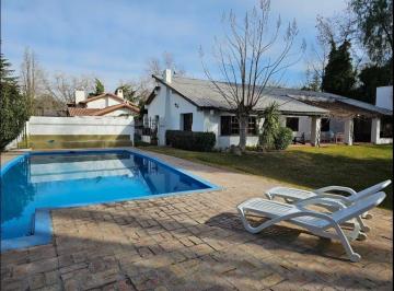 Casa de 6 ambientes, Carrodilla · Casa Amoblada en Alquiler B° Huerto del Sol, Carrodilla - Luján de Cuyo