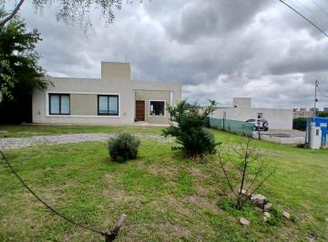 Casa · 120m² · 5 Ambientes · Casa en Las Corzuelas