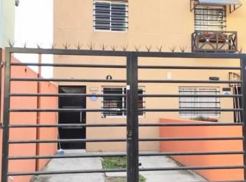 Casa · 21m² · 3 Ambientes · 1 Cochera · Dúplex en Dos Plantas 3 Ambientes Berazategui Oeste