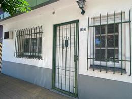 Bodega-Galpón · 168m² · 2 Ambientes · 1 Cochera · Galpón en Alquiler Quilmes Oeste Centro