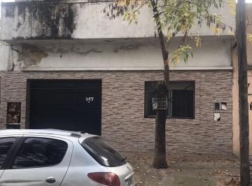 PH · 90m² · 3 Ambientes · 1 Cochera · PH en Lanús Este