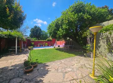 Casa de 8 ambientes, Rosario · Venta Casa 4 Dorm. en Alberdi