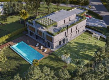 Casa · 600m² · 6 Dormitorios · Casa Al Lago en Venta en El Barrio Los Castores, Nordelta