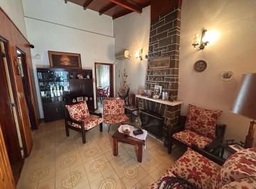 Casa · 227m² · 3 Ambientes · 1 Cochera · Venta Casa 3 Ambientes con 227 m² de Lote, en Boulogne