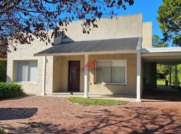 Casa · 98m² · 4 Ambientes · 2 Cocheras · Casa en Venta en Larena Country Club, Pilar, G. B. a. Zona Norte