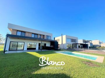 Casa · 181m² · 4 Ambientes · 3 Cocheras · Casa en Alquiler en Ceibos, Puertos del Lago - con Pileta