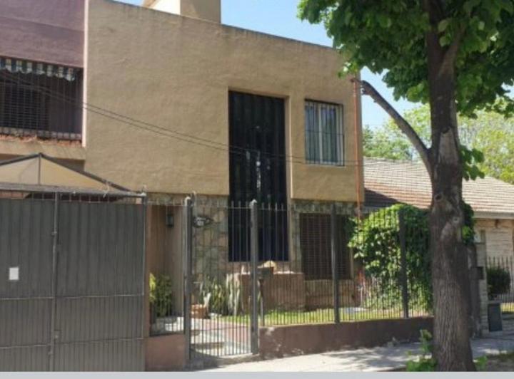 Casa · 200m² · 4 Ambientes