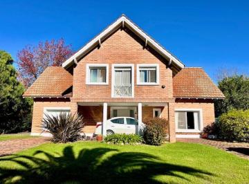 Casa de 5 ambientes, Pilar · Casa en Venta en Bc La Rinconada,4 Dorm., lote Central