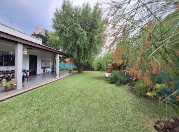 Casa · 135m² · 4 Ambientes · 2 Cocheras · Casa 4 Ambientes con Local El Pato Berazategui