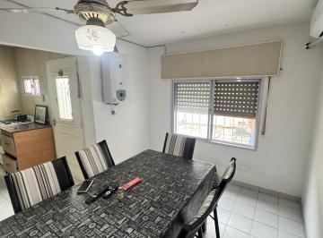 Casa · 87m² · 5 Ambientes · 1 Cochera · Venta Casa 2 Dorm. con Cochera Terraza Exclusiva con Parrillero