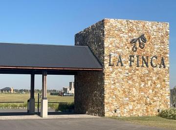 Terreno · 800m² · Terreno en La Finca Country Club