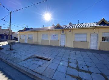 Casa · 54m² · 3 Ambientes · 1 Cochera · Casa - Confluencia