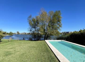 Casa · 200m² · 6 Ambientes · 5 Cocheras · Casa en Canton a La Laguna en Venta