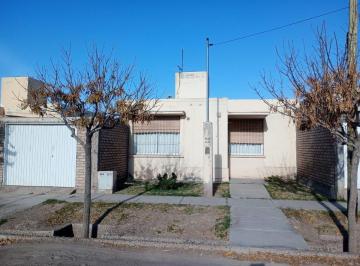 Casa · 65m² · 3 Ambientes · 1 Cochera · Venta de Casa 2 Hab Palmira Mendoza
