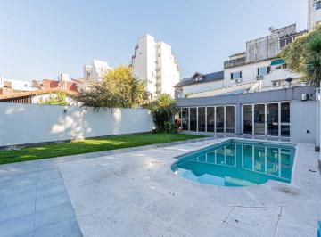 Casa · 327m² · 7 Ambientes · 2 Cocheras · Casa de 7 Ambientes con Cochera Doble Quincho y Pileta en Villa del Parque