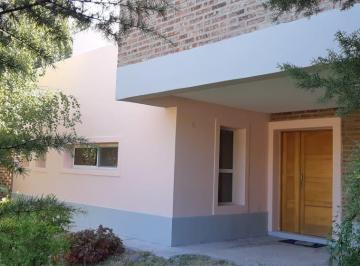 Casa · 144m² · 5 Ambientes · 2 Cocheras · Venta Casa 3 Dorm. - B° Cerrado Los Cedros II Plottier