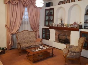 Casa · 280m² · 7 Ambientes · 1 Cochera · Amplia Propiedad Apta Credito