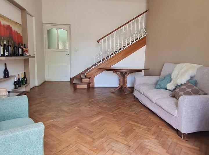 Casa · 282m² · 4 Dormitorios · 1 Cochera
