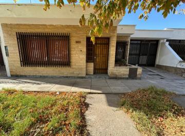 FACHADA · Amplia Casa en Zona Muy Tranquila de Godoy Cruz