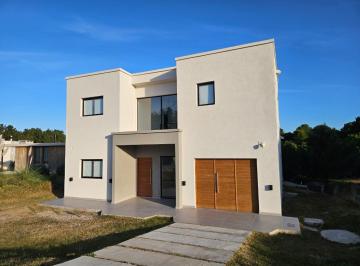 Casa · 167m² · 5 Ambientes · 1 Cochera · Casa a La Venta Senderos IV Lote 201