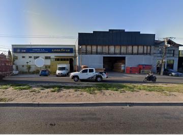 Bodega-Galpón · 635m² · 2 Ambientes · Deposito Comercial Sobre Av de de 755 m² Cub.