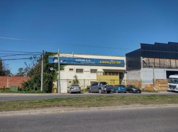 Bodega-Galpón · 635m² · 2 Ambientes · Deposito Comercial Sobre Av de de 755 m² Cub.