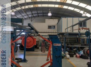 Bodega-Galpón · 700m² · 2 Ambientes · Deposito Comercial Sobre Av de 700 m² Cub.
