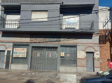Local comercial de 5 ambientes, Tres de Febrero · Local con Vivienda