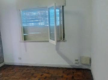 Casa de 3 ambientes, Lanús · Casa con Dos Habitaciones, Patio y Terraza