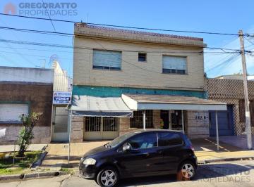 Casa · 250m² · 5 Dormitorios · Venta Casa Multifamiliar C/ Local